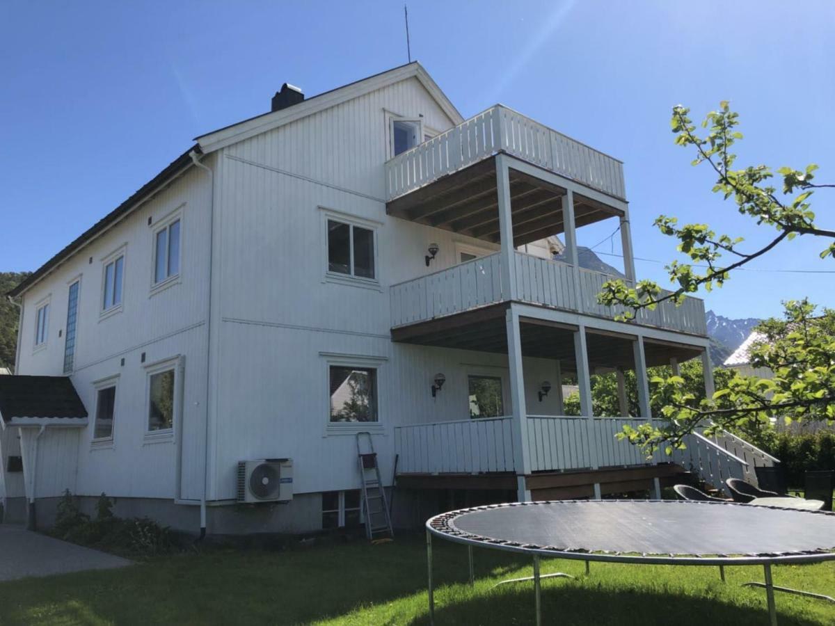 Andalsnes Gustehouse Apartment Exterior photo